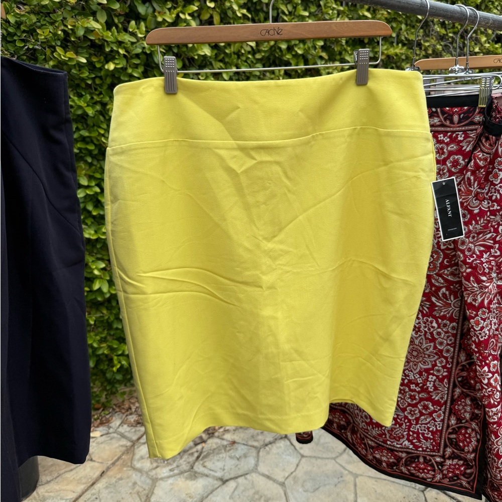 Macy's Yellow Pencil Skirt Knee-Length Resort Wear